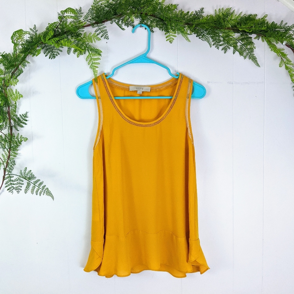 ♻️ NWOT LOFT Flounce Shell tank top